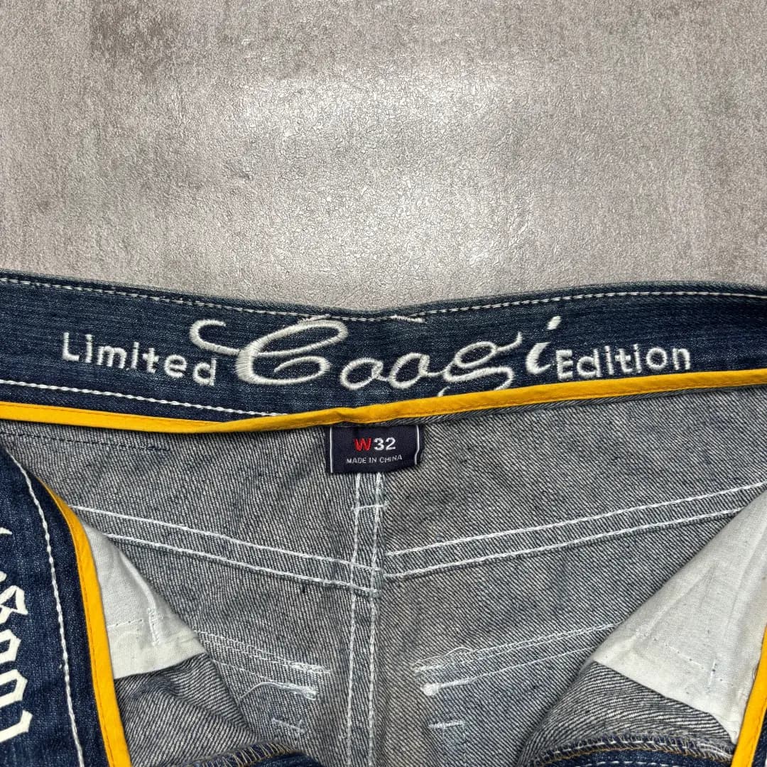 COOGI LIMITED EDITION ART JEANS 4
