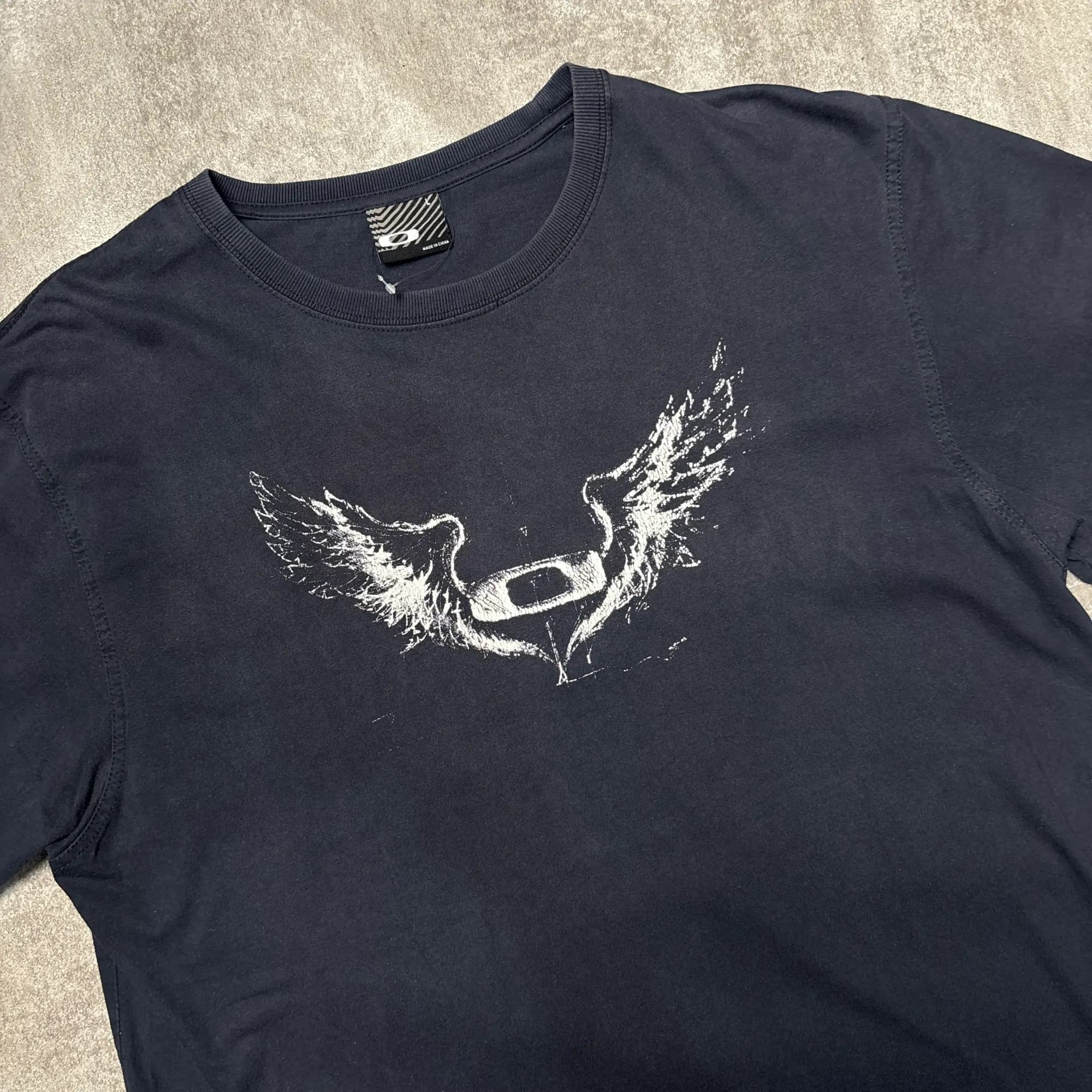 Y2K OAKLEY SOFTWARE WINGS CENTRE LOGO NAVY detail view