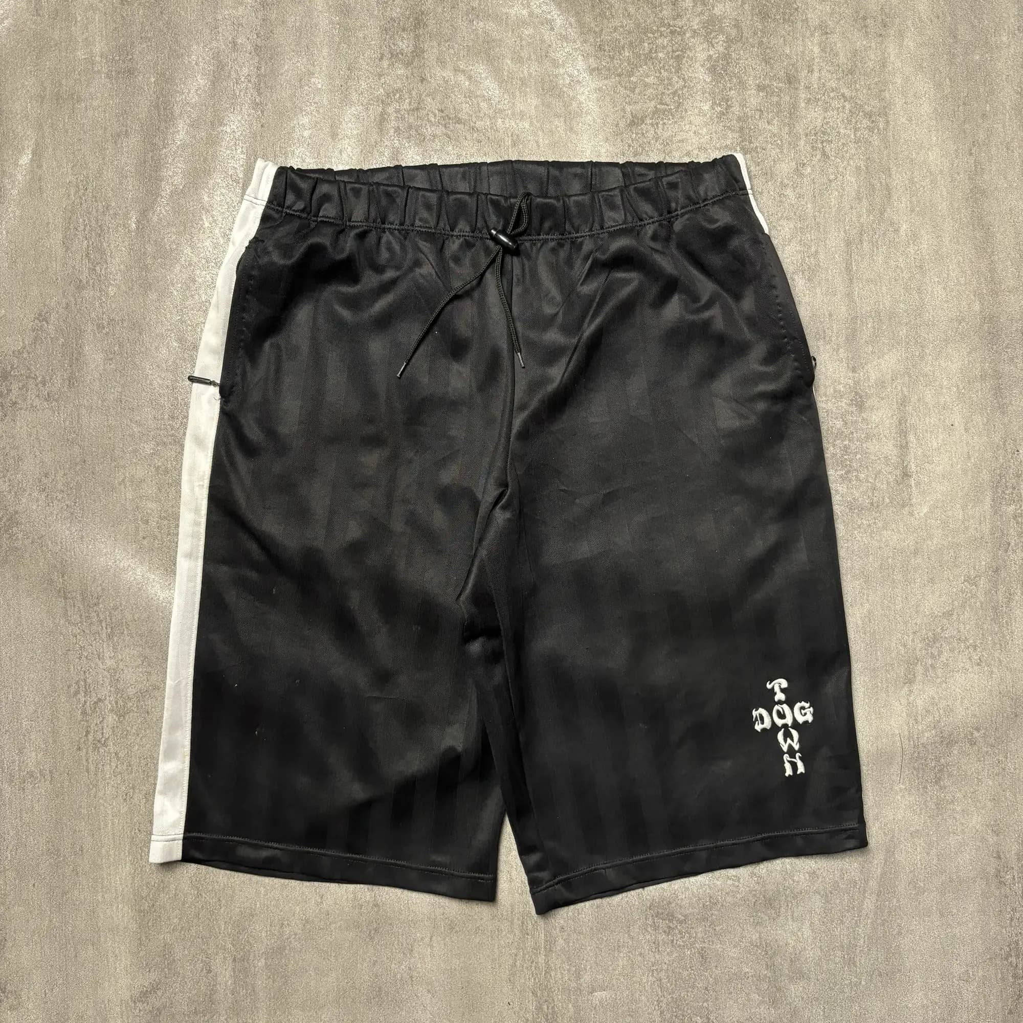 DOGTOWN STRIPE SHORT PANTS BLACK