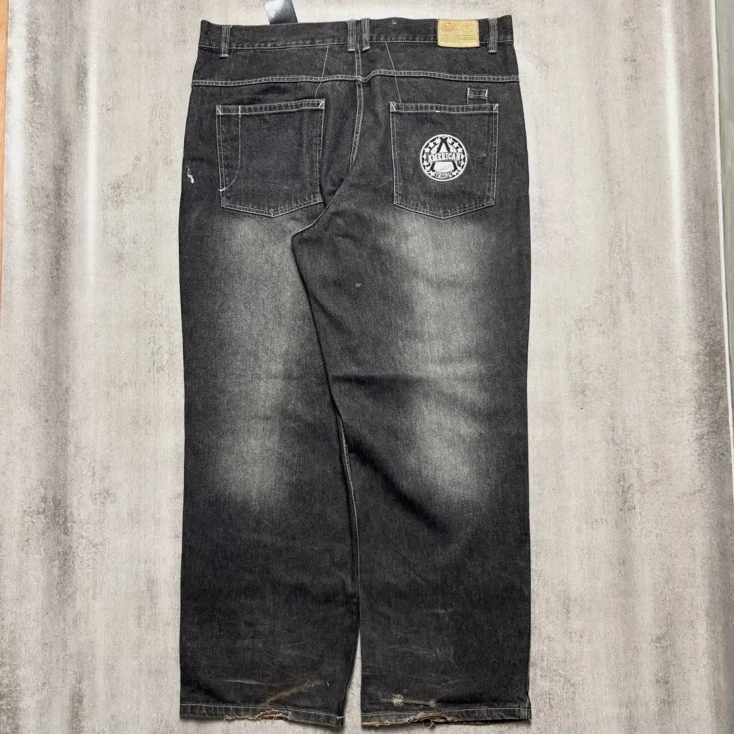 VTG NEGRO RARE BASKETBALL EMBROIDERY ART JEANS detail view