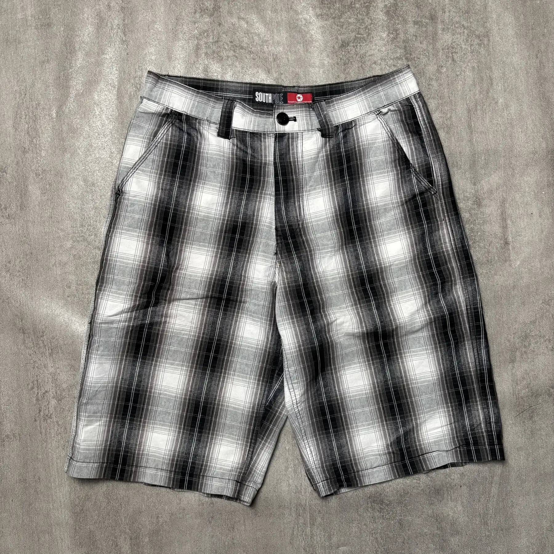 SOUTHPOLE PLAID RED TAB SHORT